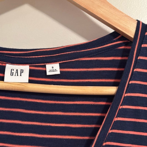 GAP Navy and Coral Striped V-Neck Top - Picture 2 of 5